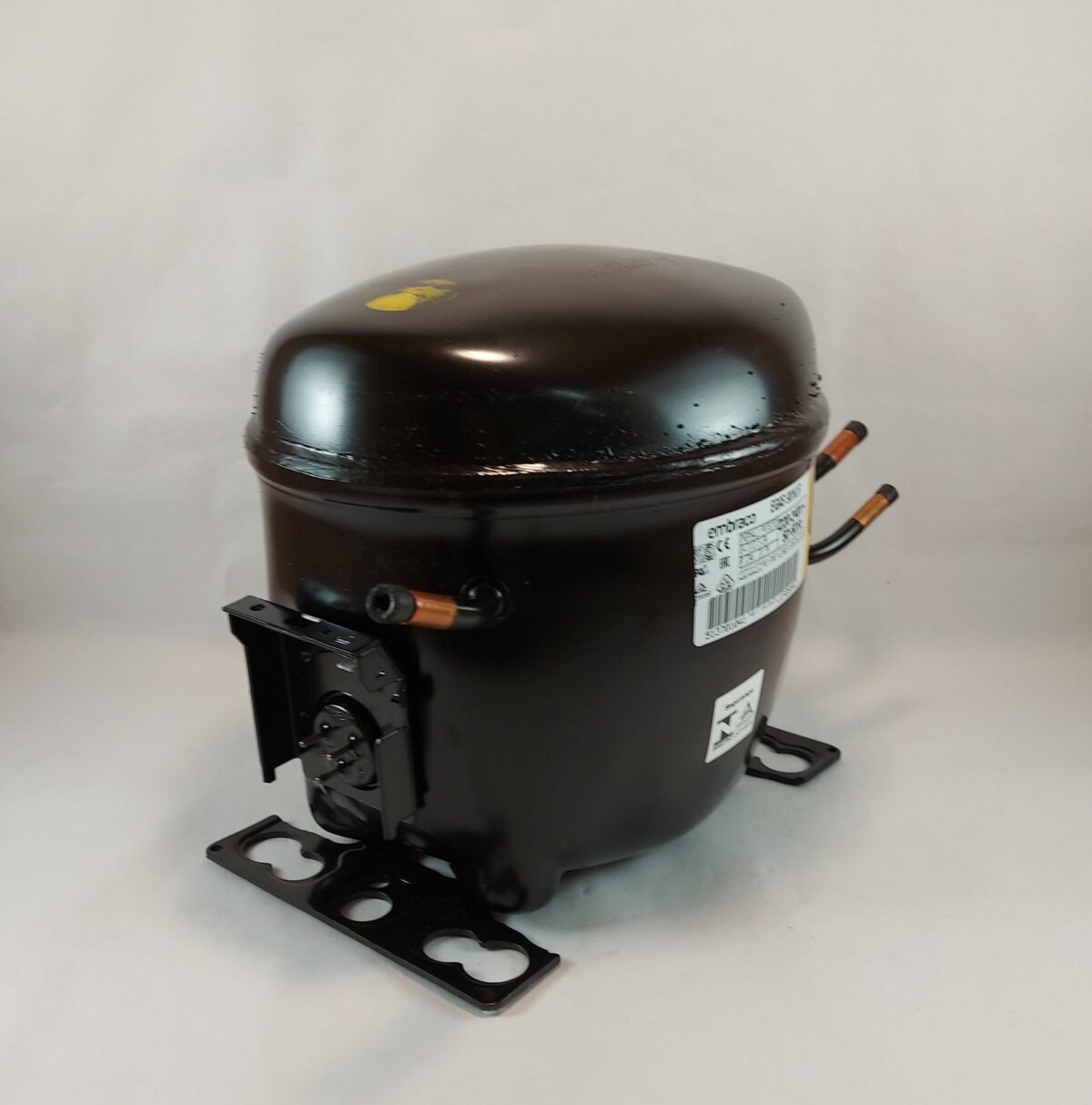 Compresor Embraco EGAS 90HLR - 1/3HP R134a - Imagen 3