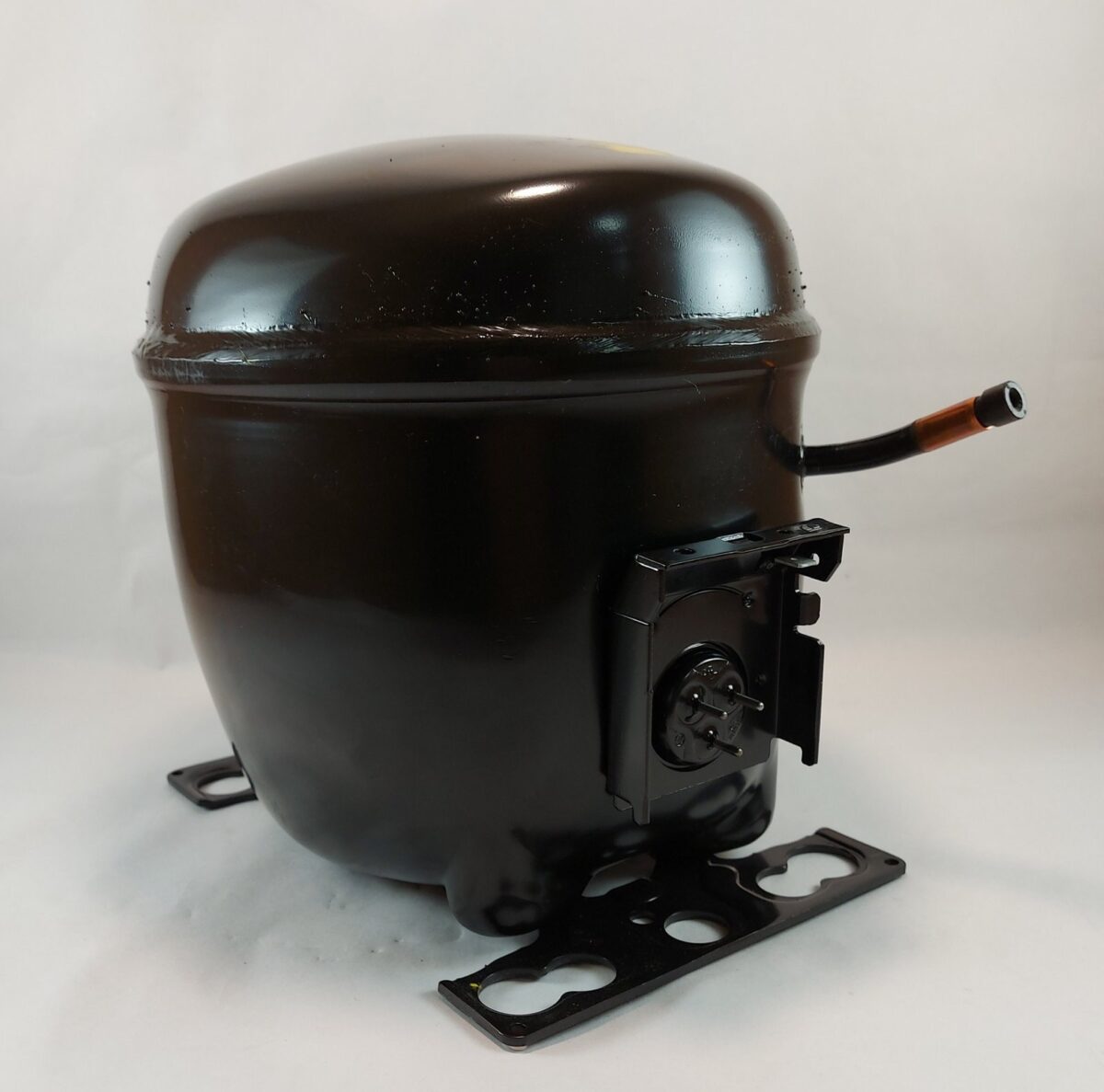 Compresor Embraco EGAS 90HLR - 1/3HP R134a - Imagen 4