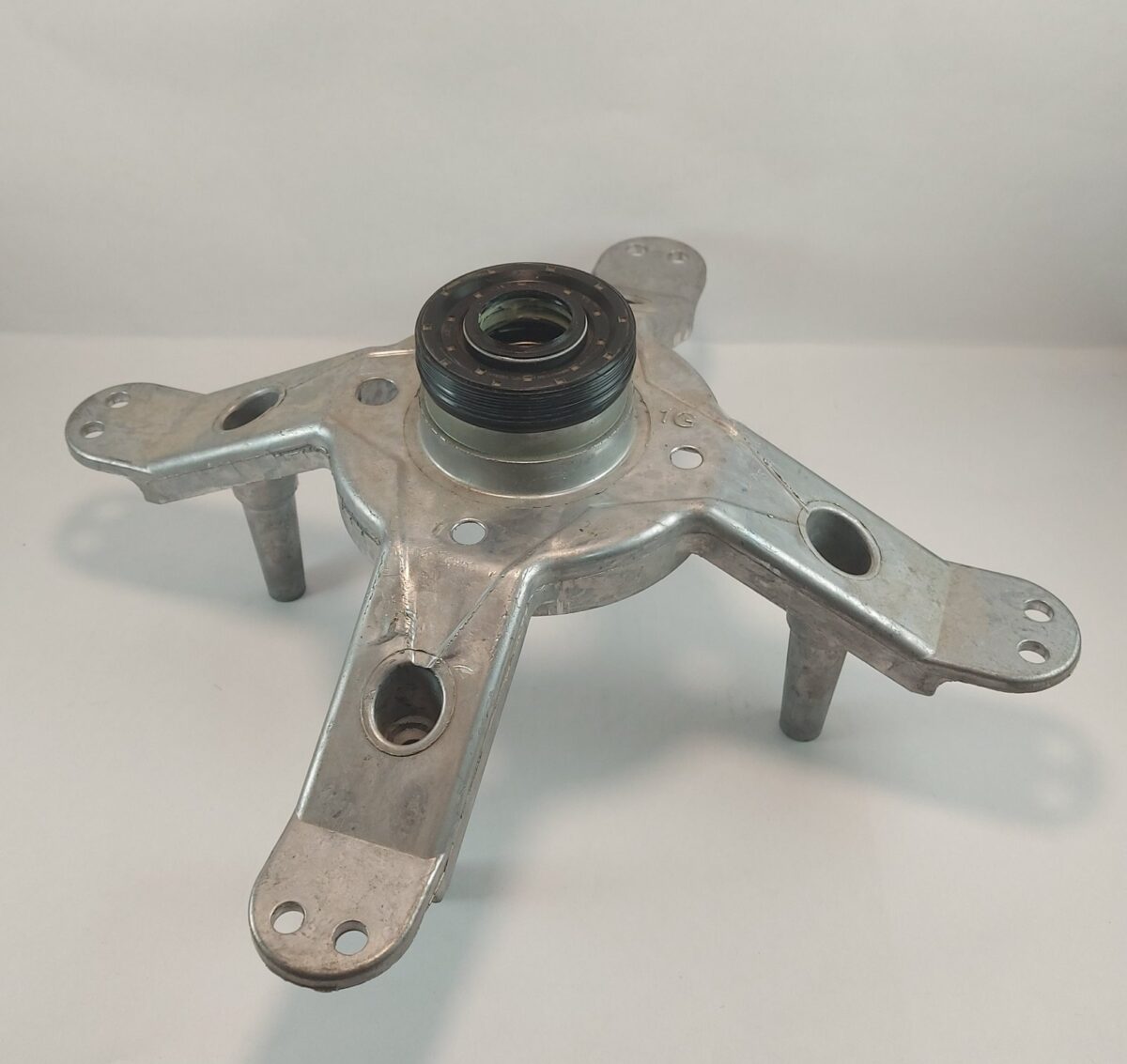 Soporte tanque con rodamiento Whirlpool AWR680/3 - Imagen 1