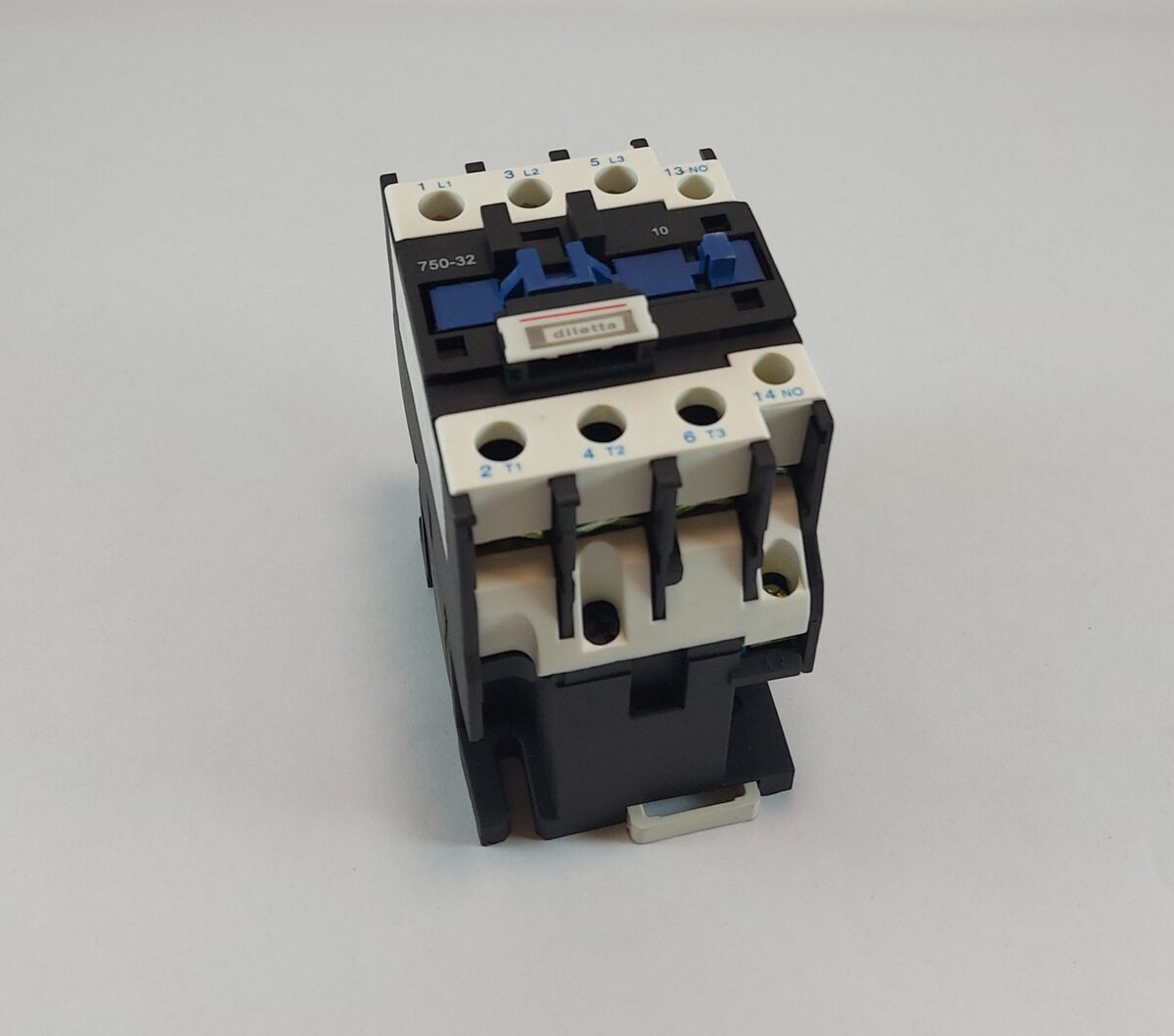 Contactor Diletta 32A 220 Volt - Imagen 1