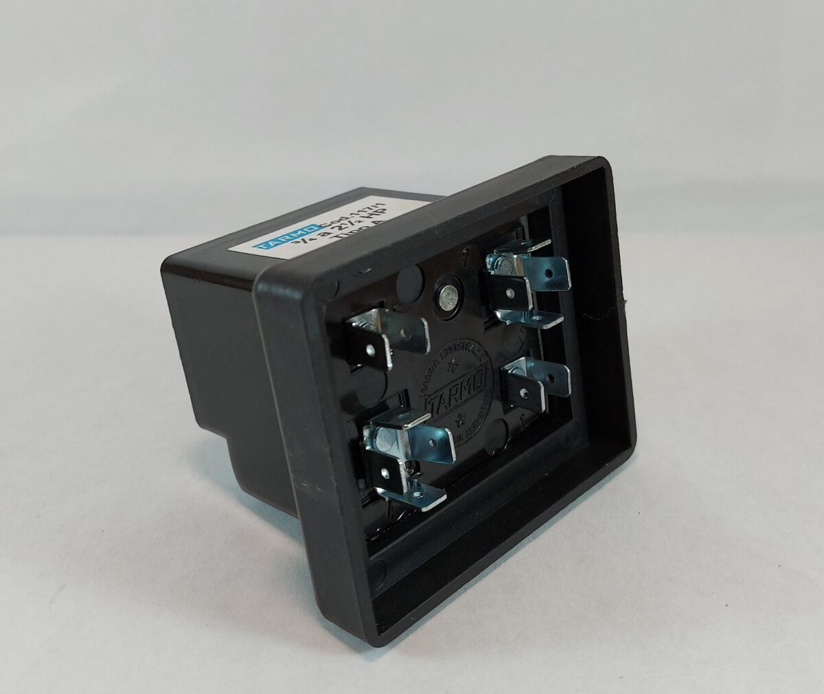 RELAY  VOLTIMÉTRICO TARMO 3/4 A 2 1/2 HP C/BASE - Imagen 2