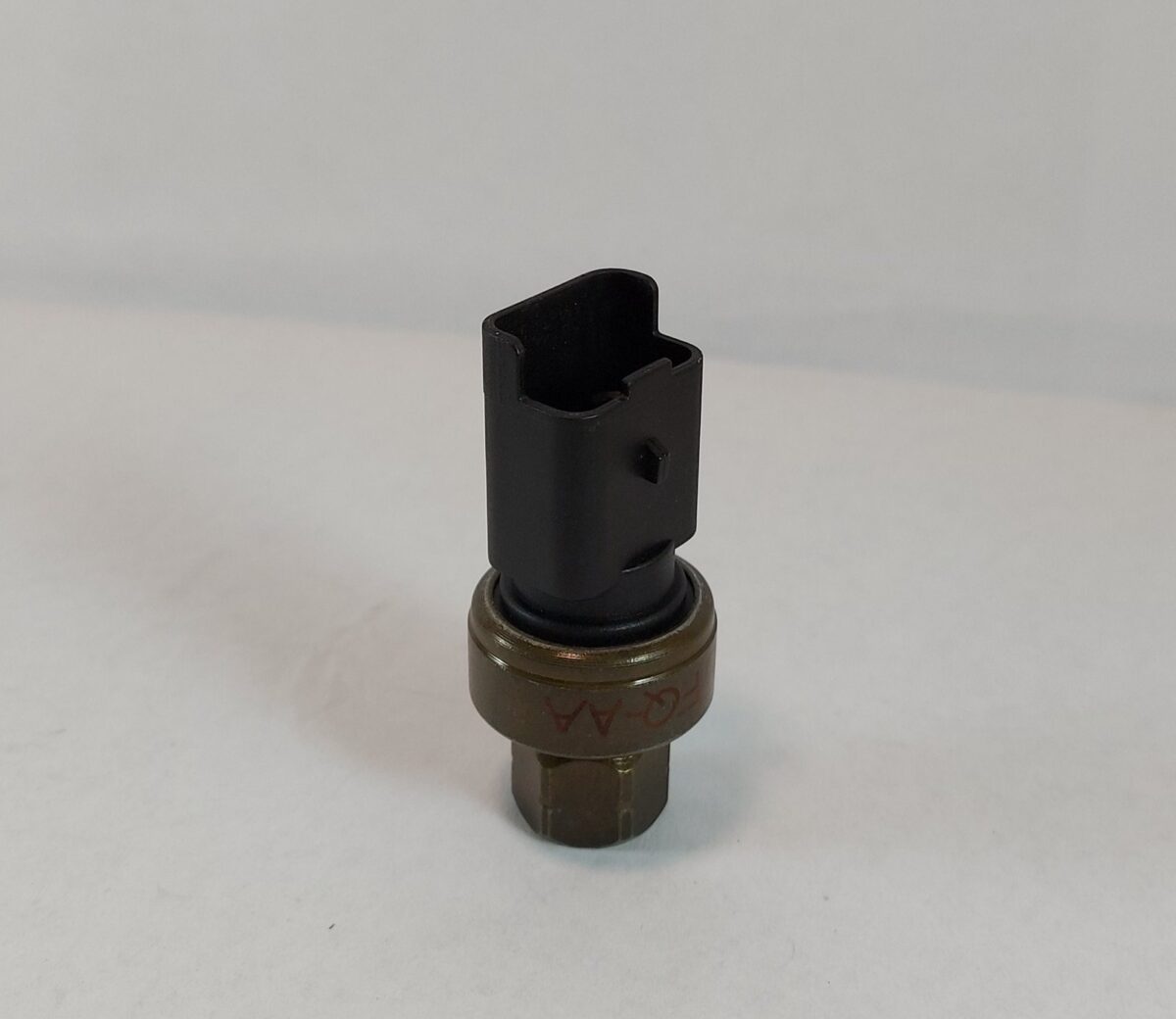 Presostato Peugeot 206 / Citroën Xsara Picasso  Berlingo 3 PIN - Imagen 1
