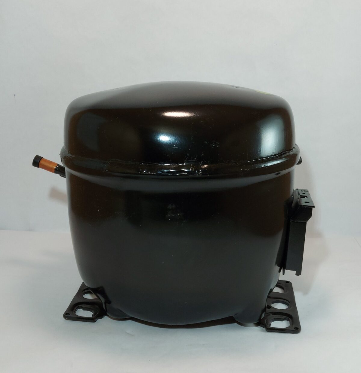 Compresor Embraco EGAS100CLP R600a 1/3HP 220V - Imagen 4