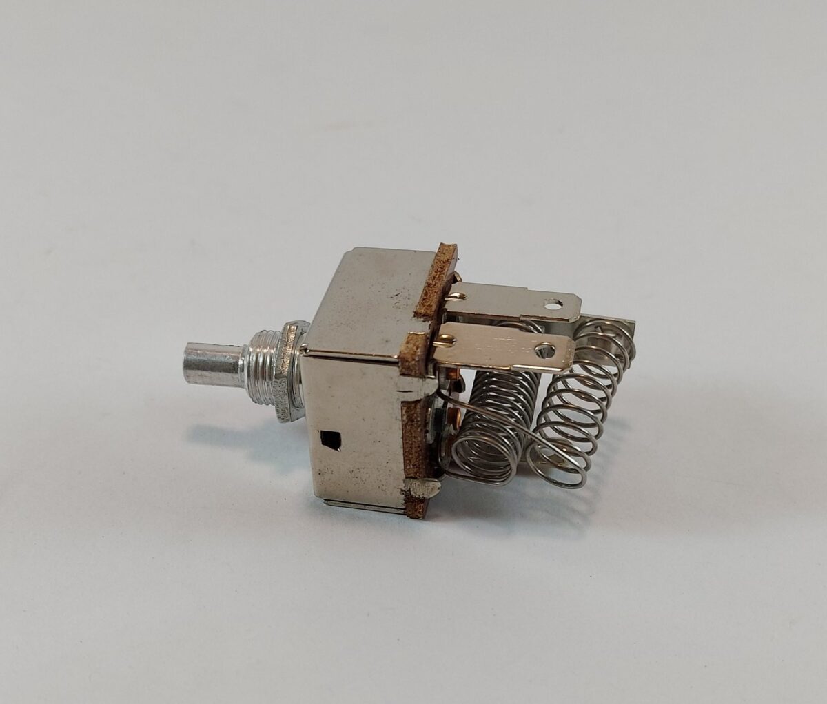 Llave de 3 puntos con resistor - Imagen 2