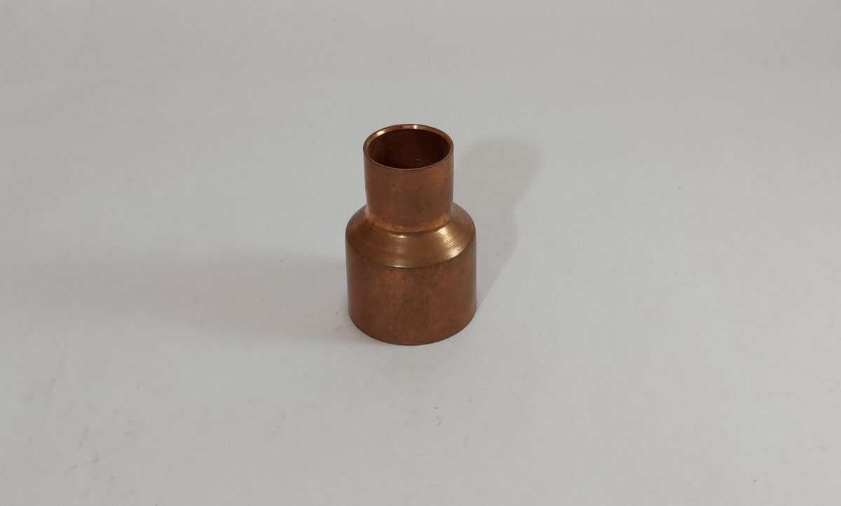 Unión reducción de cobre de 1 3/8" a 7/8" para soldar - Imagen 1