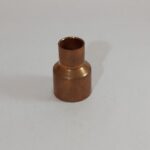 Unión reducción de cobre de 1 3/8" a 7/8" para soldar