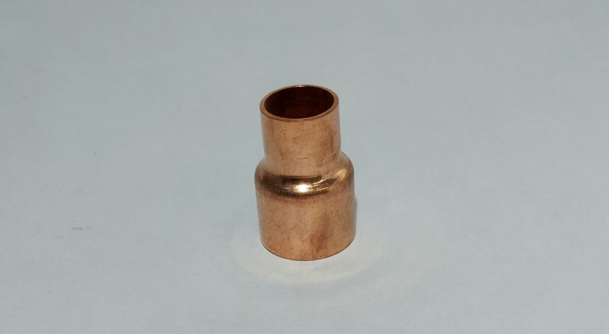 Unión reducción de cobre de 7/8" a 5/8" para soldar - Imagen 1