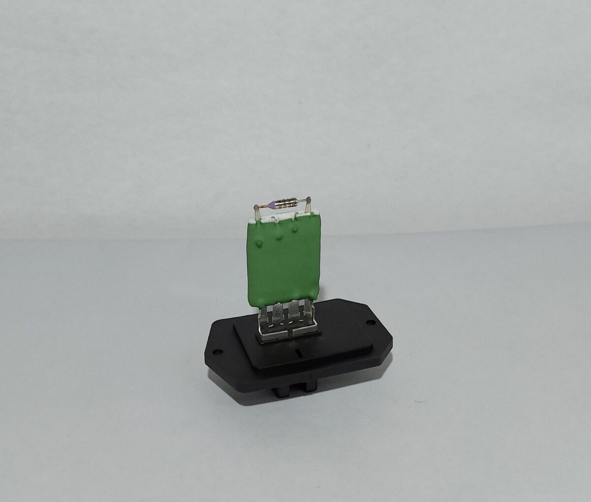 Resistor Toyota Hilux SW 4 05-08 para Forzador (4 PIN) - Imagen 1