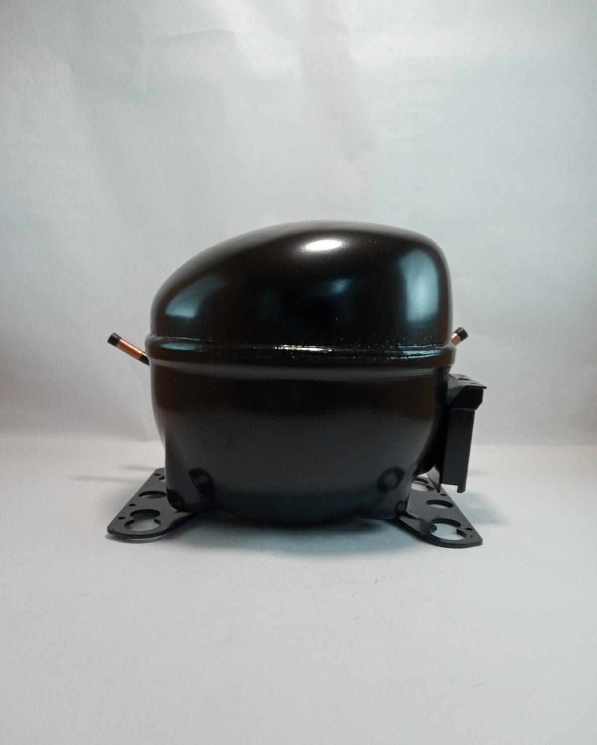 Compresor Embraco ERUe 70HLP - R134a 1/5HP - Imagen 3
