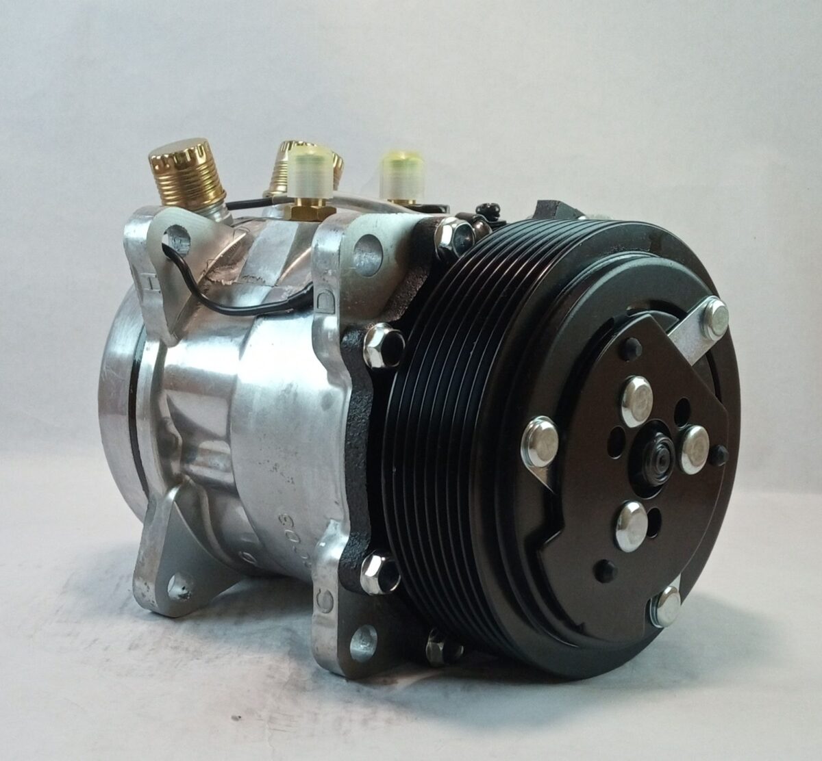 Compresor SE 505 PV V 8PK R134a 12v - Imagen 4
