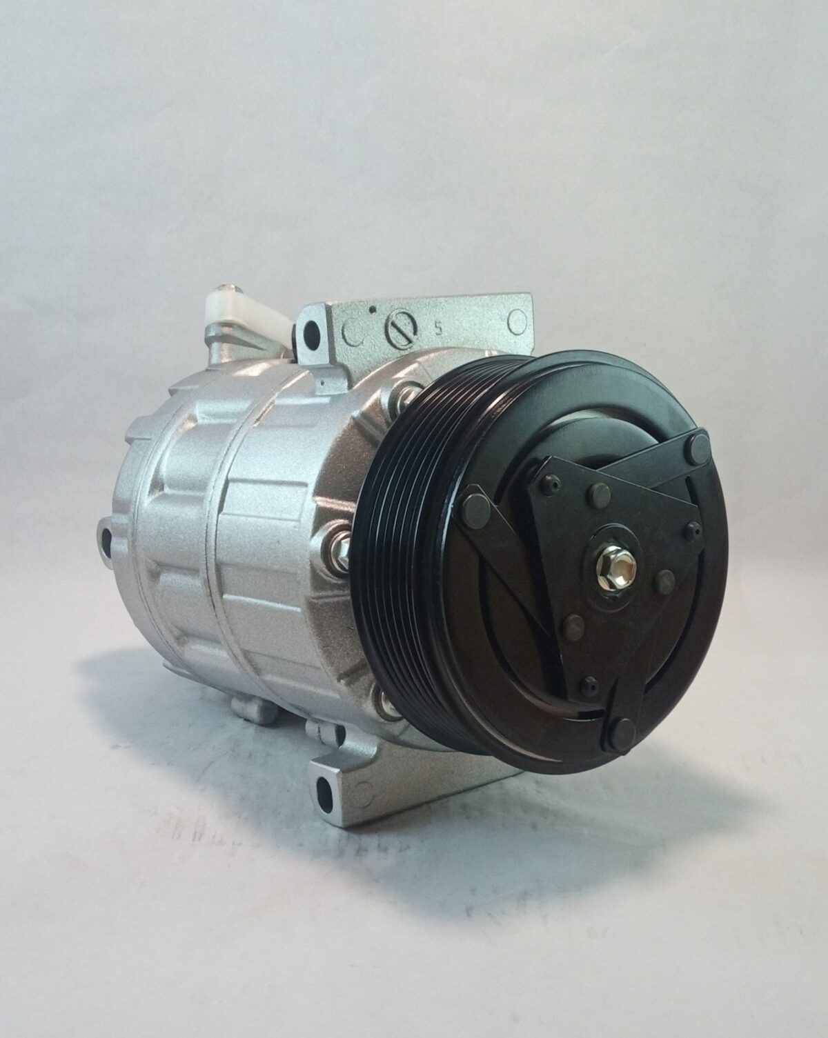 Compresor Renault Master Linea Nueva Denso DCS17 7PK 12v - Imagen 3