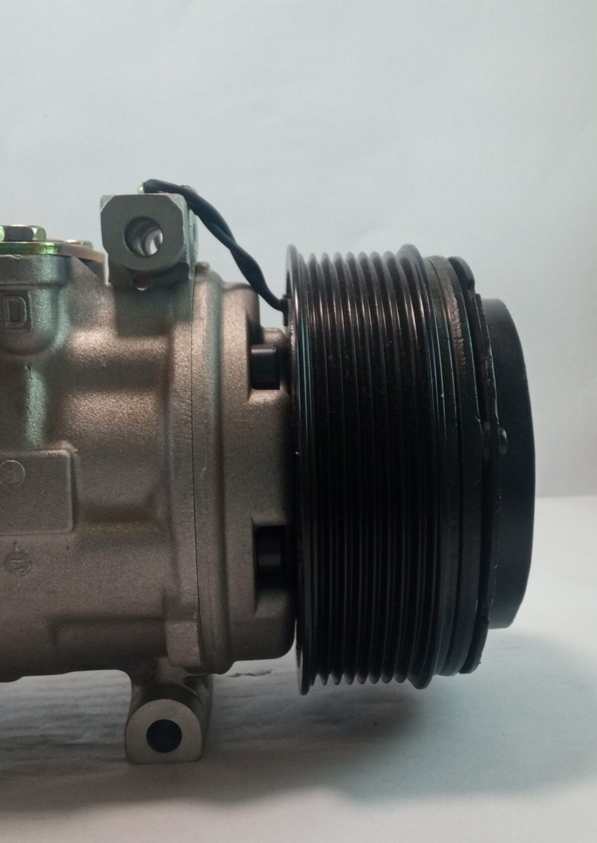 Compresor ND 10P 15C 8PK 12v - Imagen 7