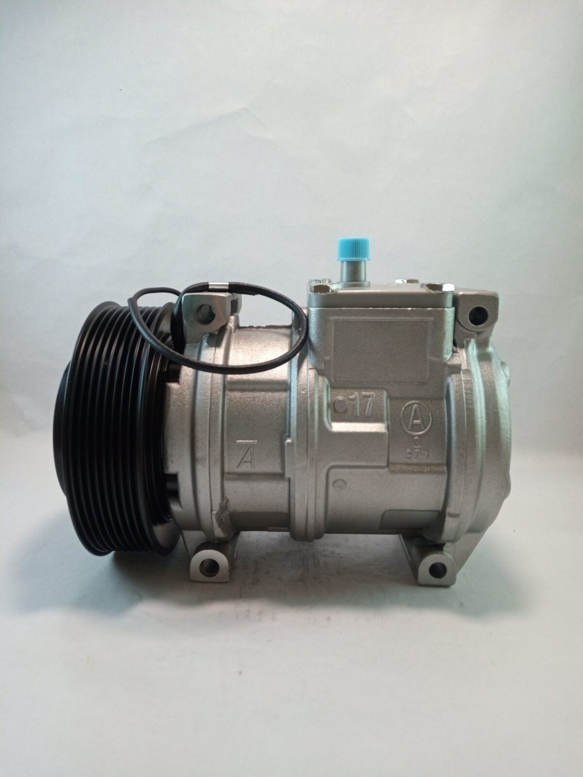 Compresor John Deere ND 10PA 17C 8PK 12v - Imagen 1