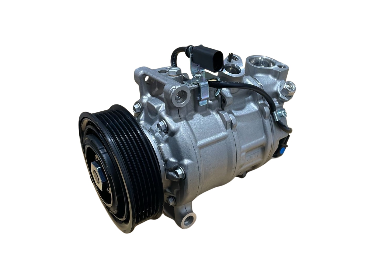 125398-1 Compresor tipo V.W. Amarok Diesel ND 7SEU17C 6PK RSS - Imagen 1